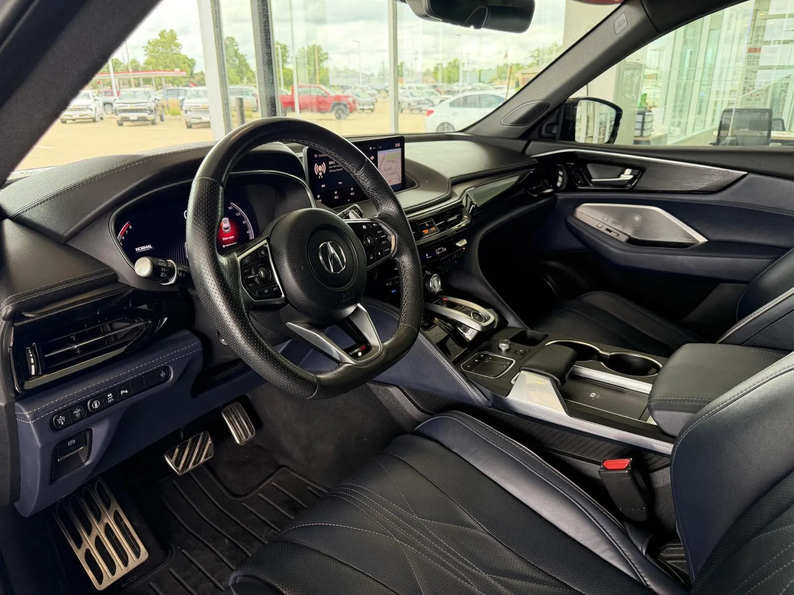 Acura MDX photo 14