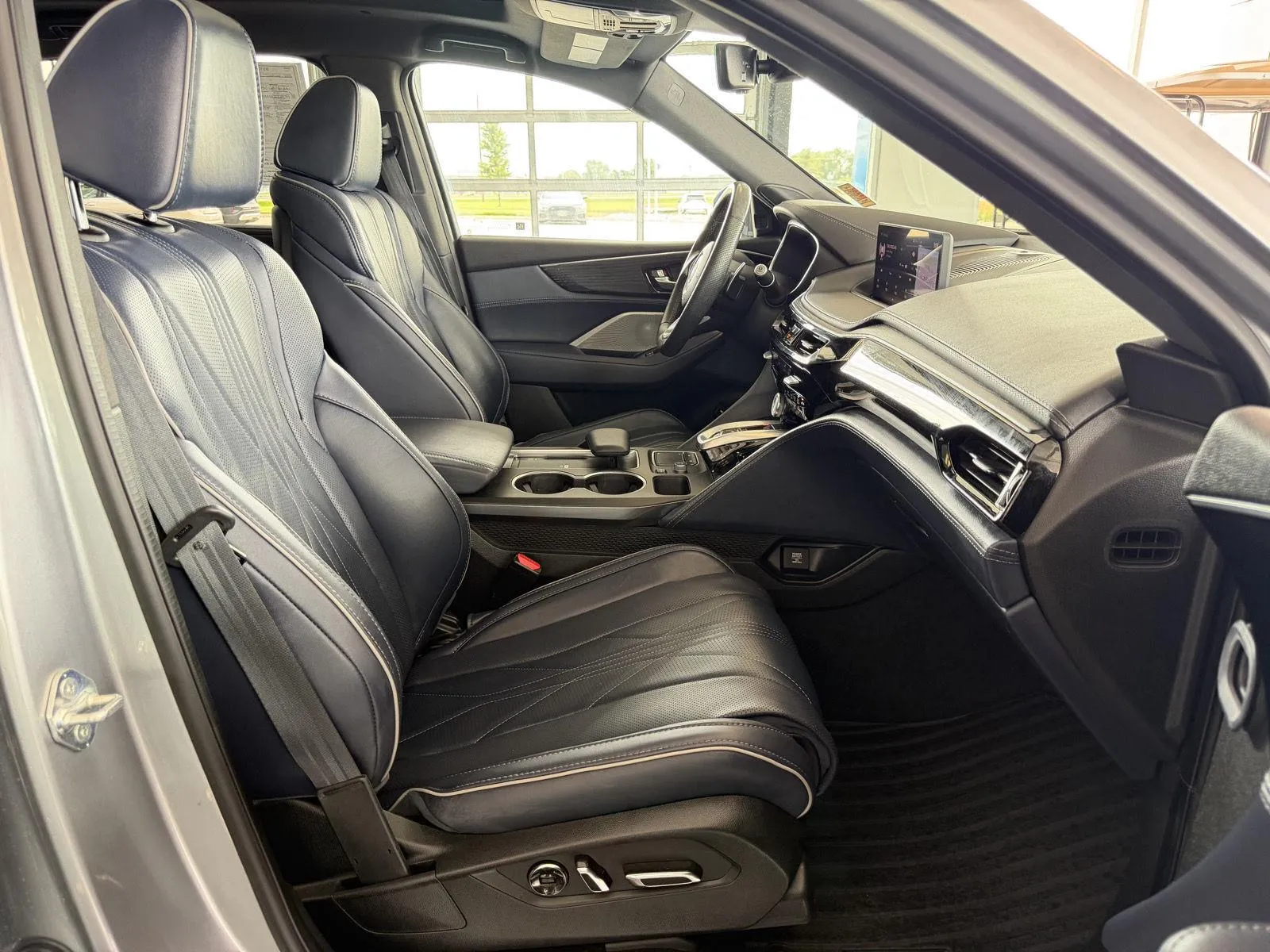 Acura MDX photo 23