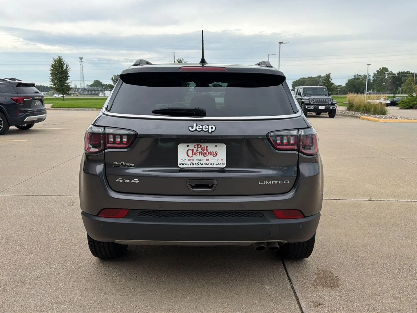 Jeep Compass photo 4