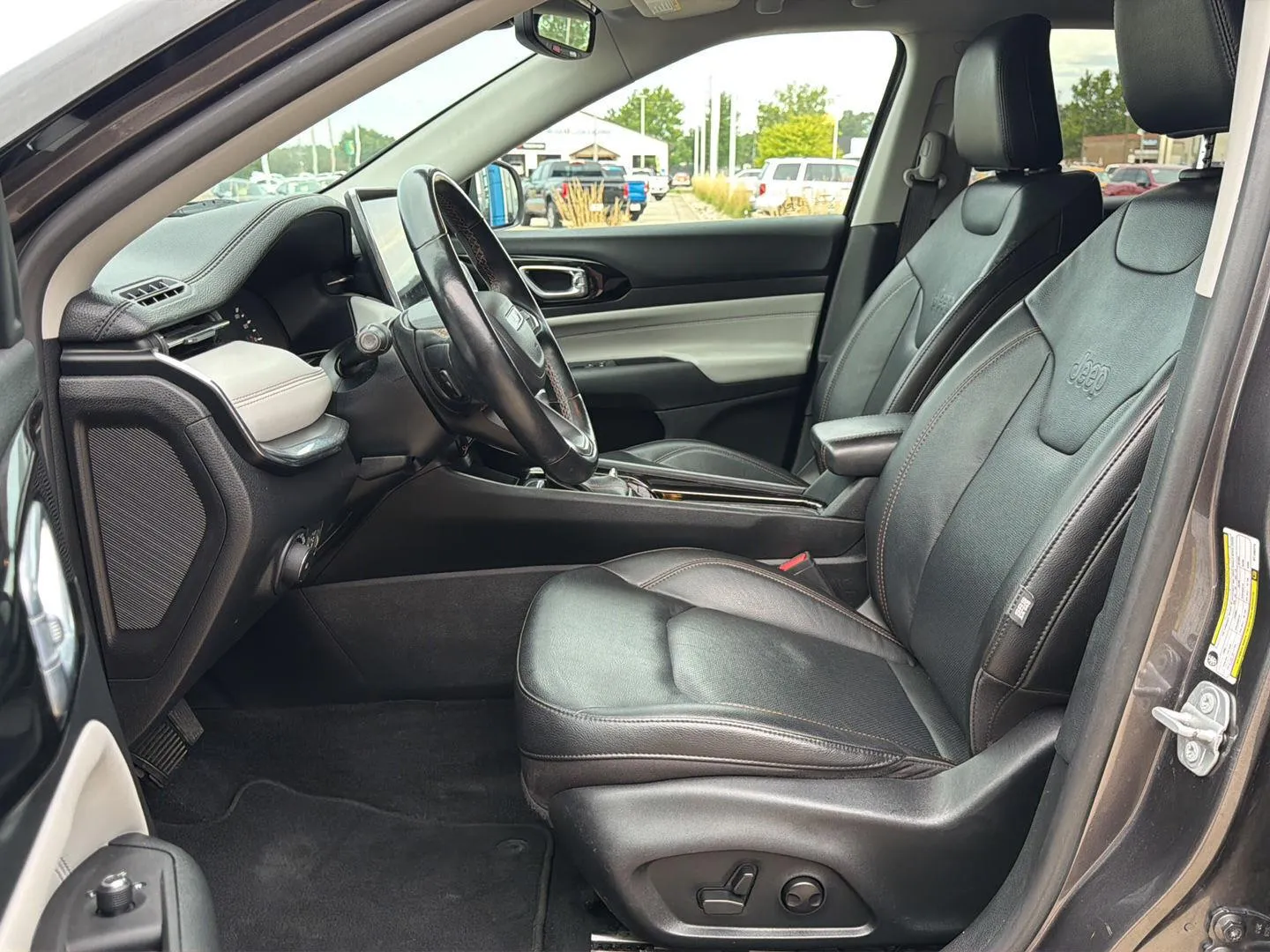 Jeep Compass photo 9