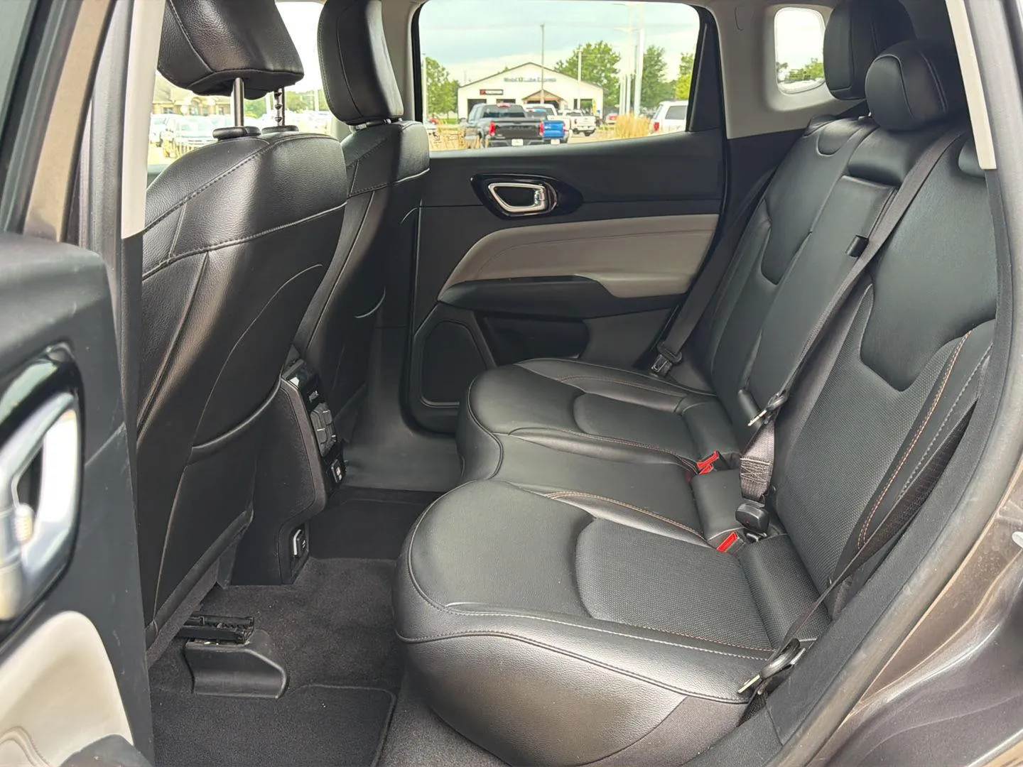 Jeep Compass photo 10