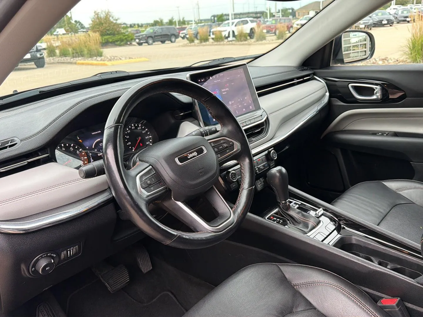 Jeep Compass photo 11