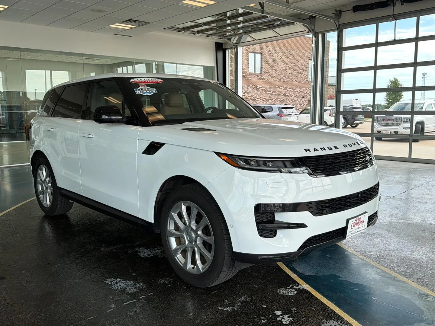 Land Rover Range Rover Sport photo 9