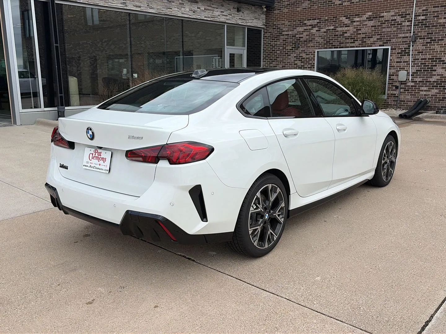 BMW 2 Series photo 5