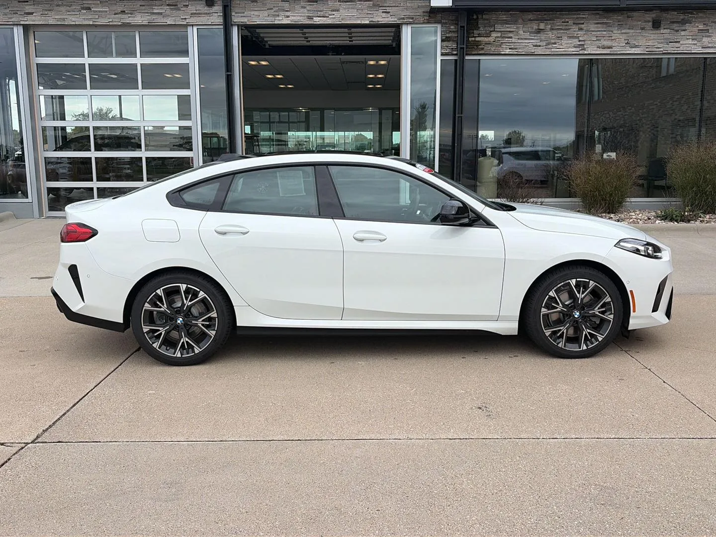 BMW 2 Series photo 6