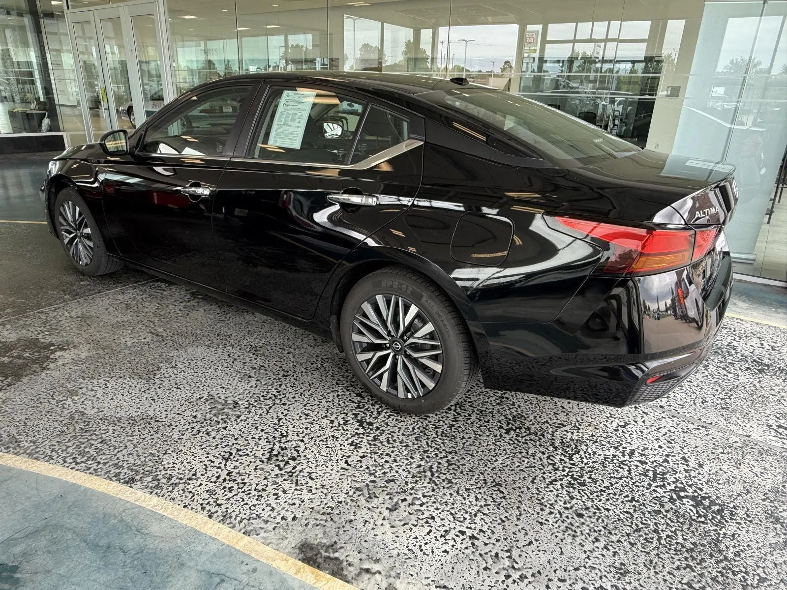 Nissan Altima photo 3