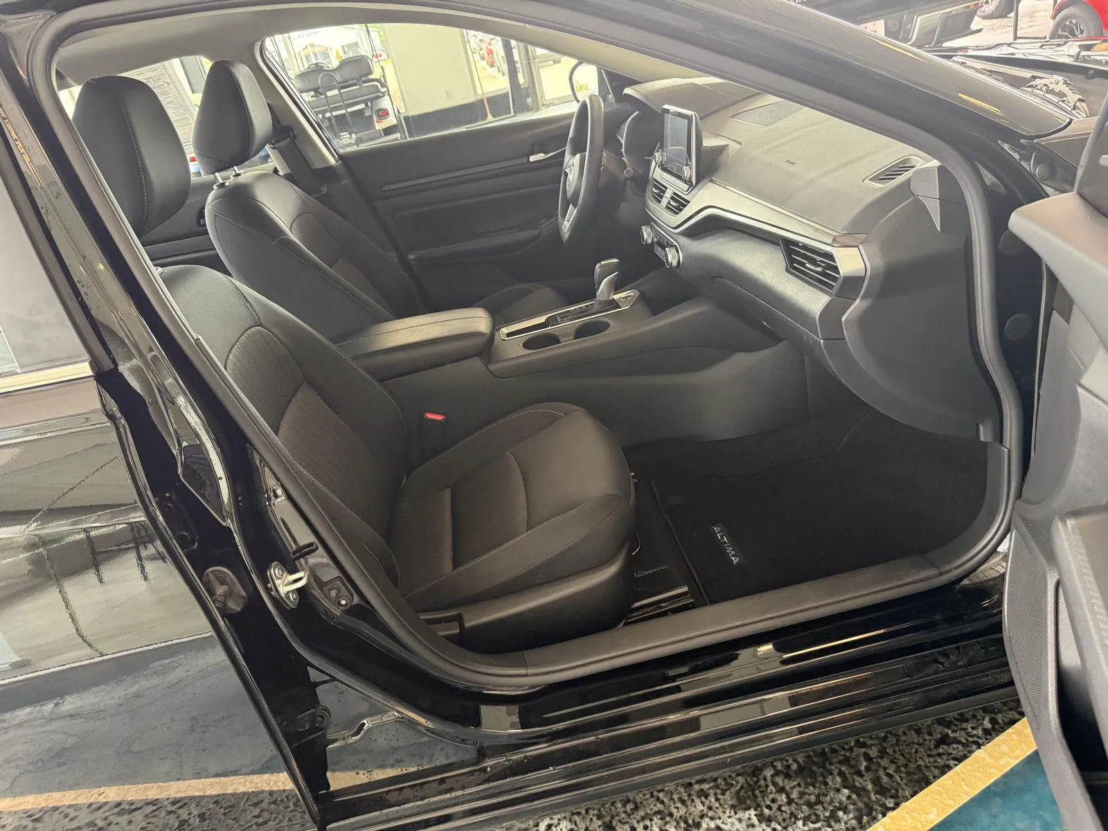 Nissan Altima photo 17