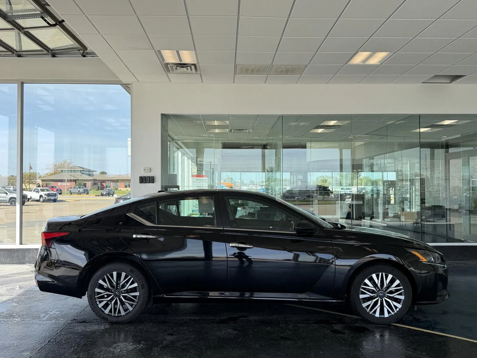 2025 Nissan Altima SV photo 6