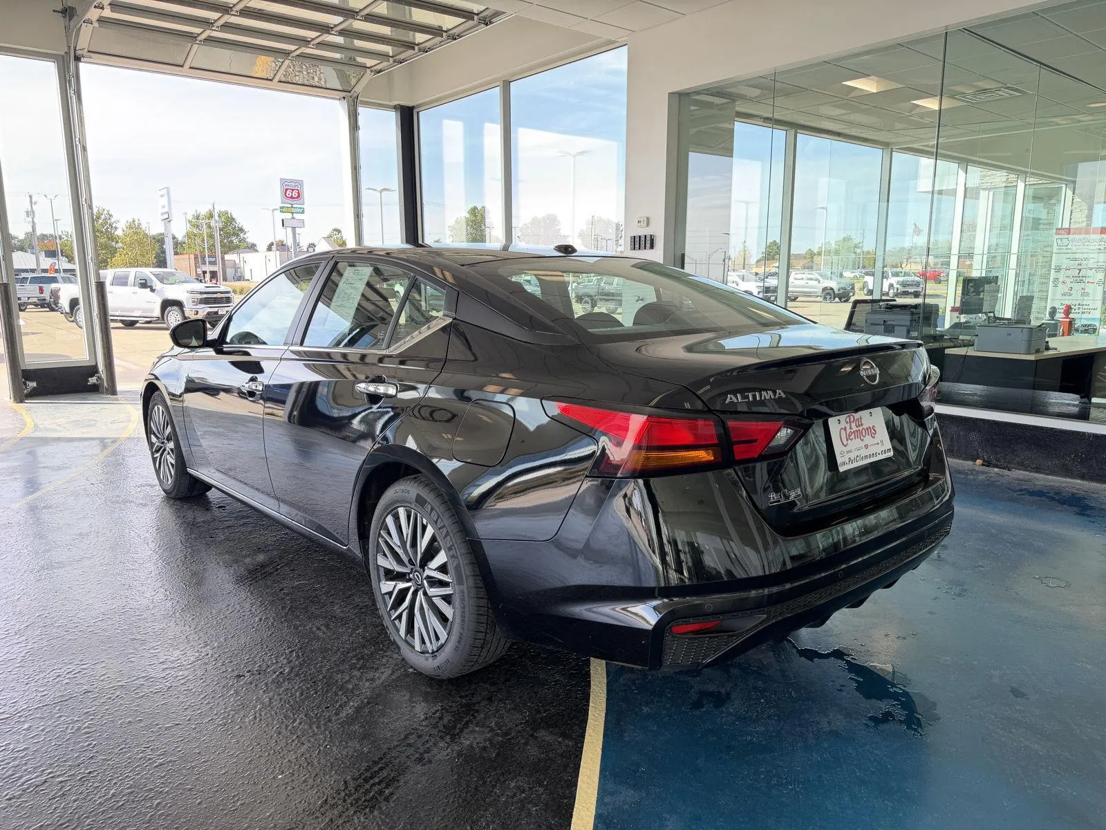 2025 Nissan Altima SV photo 3
