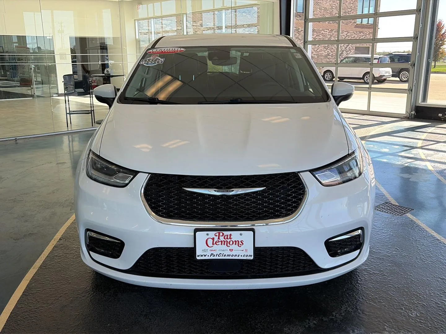 2023 Chrysler Pacifica Hybrid Touring L photo 8
