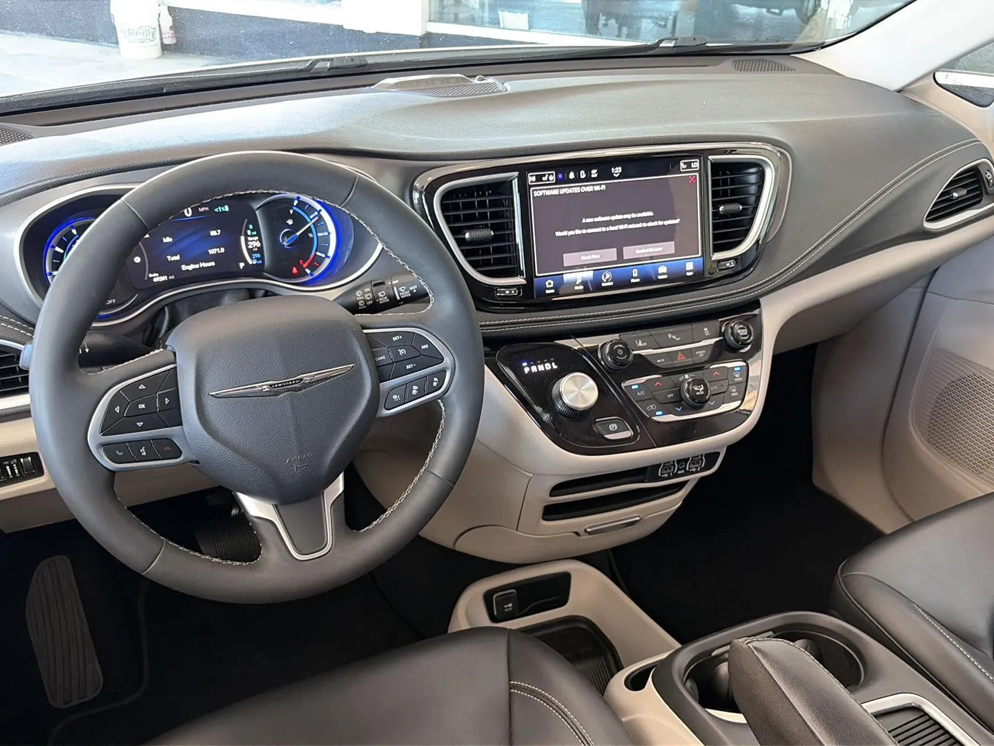 2023 Chrysler Pacifica Hybrid Touring L photo 11