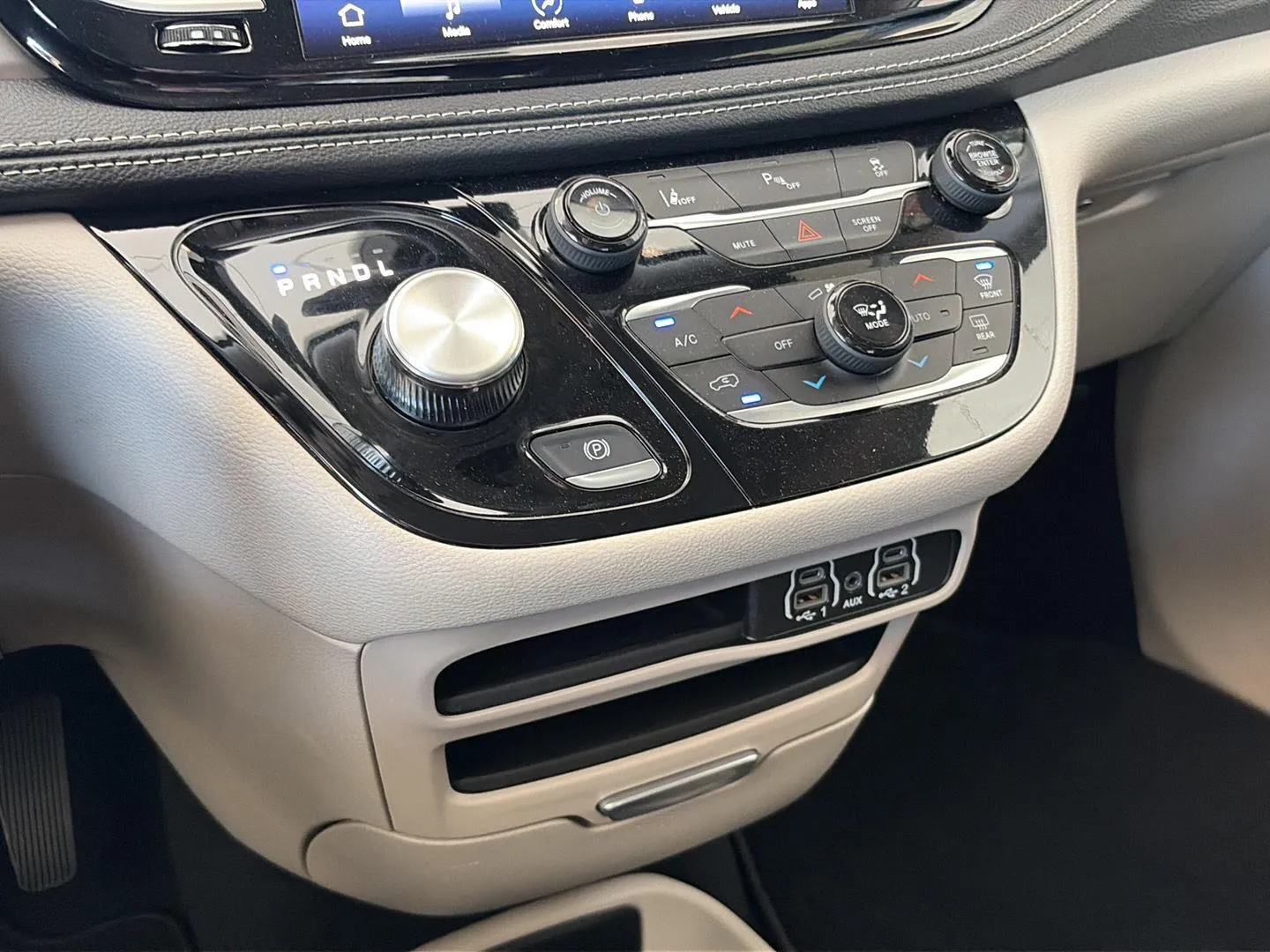 2023 Chrysler Pacifica Hybrid Touring L photo 15
