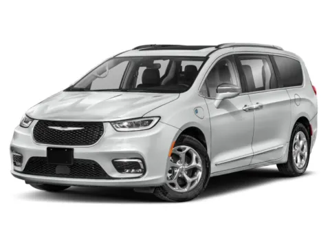 White 2023 Chrysler Pacifica Hybrid Touring L for sale in Boone, IA