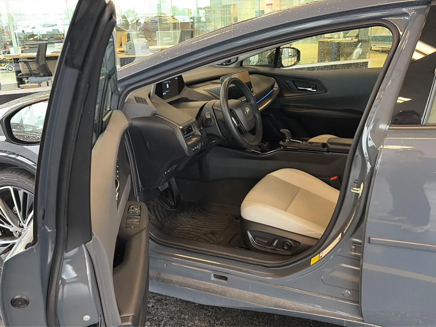 Toyota Prius photo 9