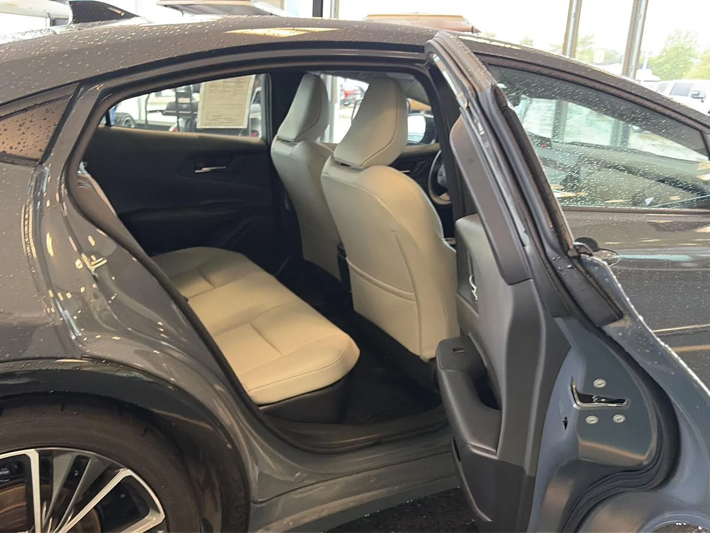 Toyota Prius photo 17