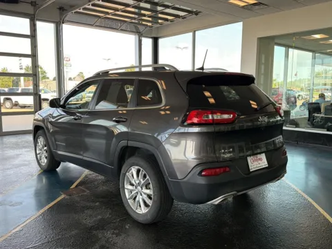 More photos of 2017 Jeep Cherokee Limited at Pat Clemons Inc., IA