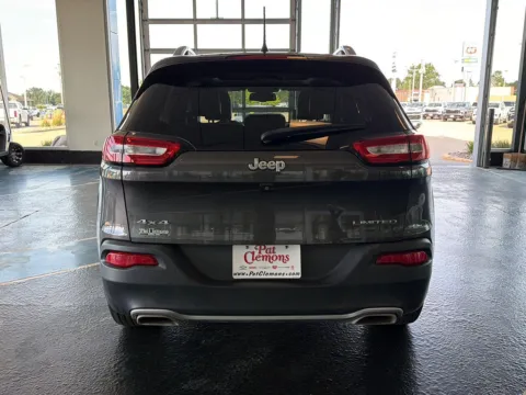 More photos of 2017 Jeep Cherokee Limited at Pat Clemons Inc., IA