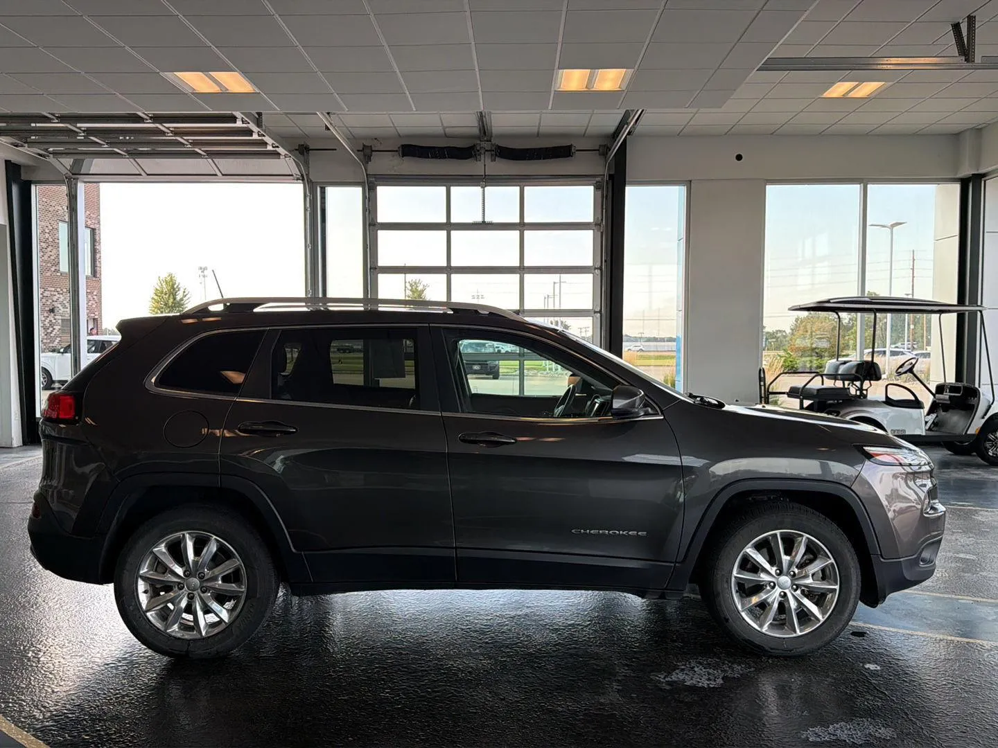 Jeep Cherokee photo 9