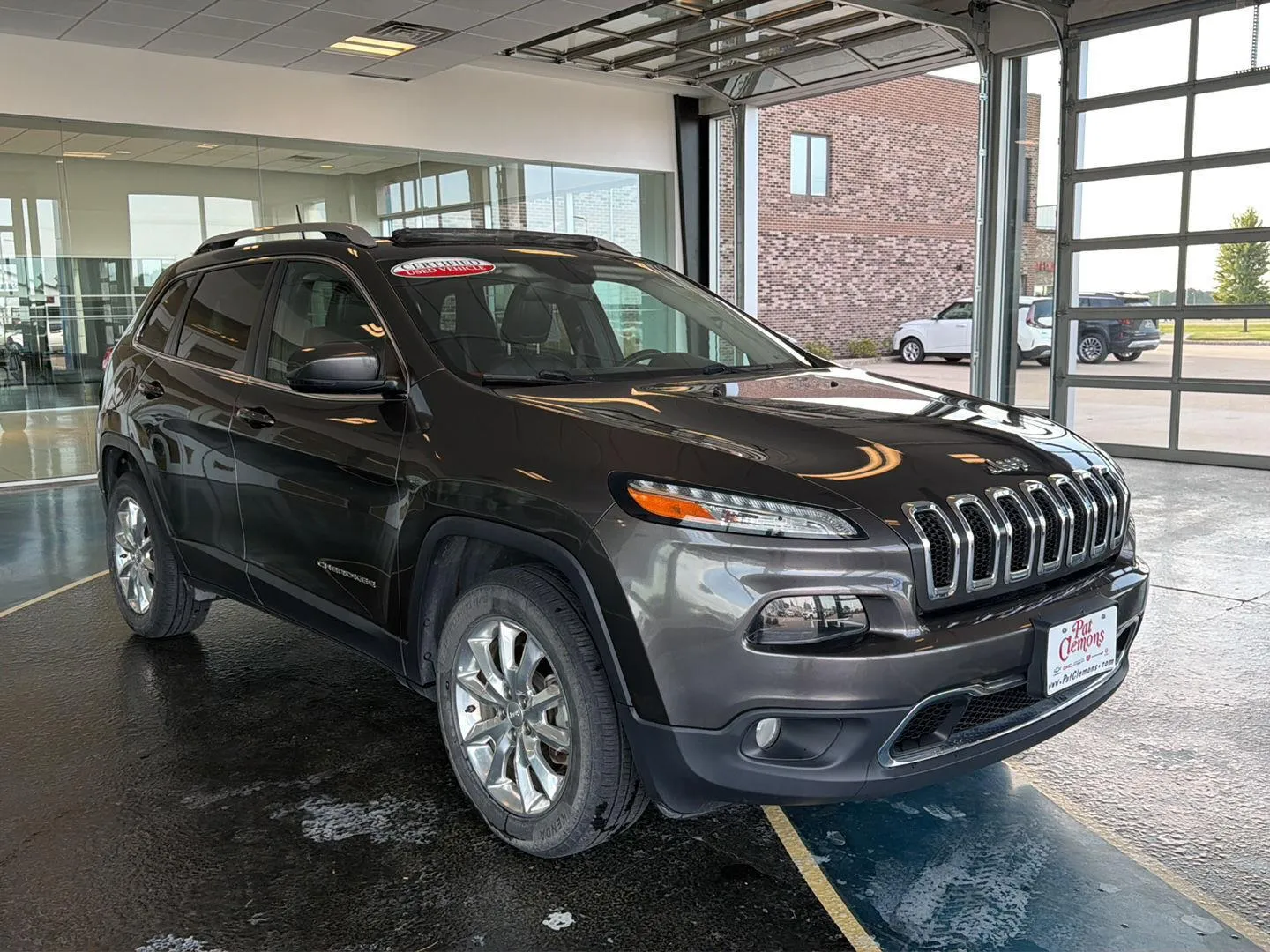 Jeep Cherokee photo 10