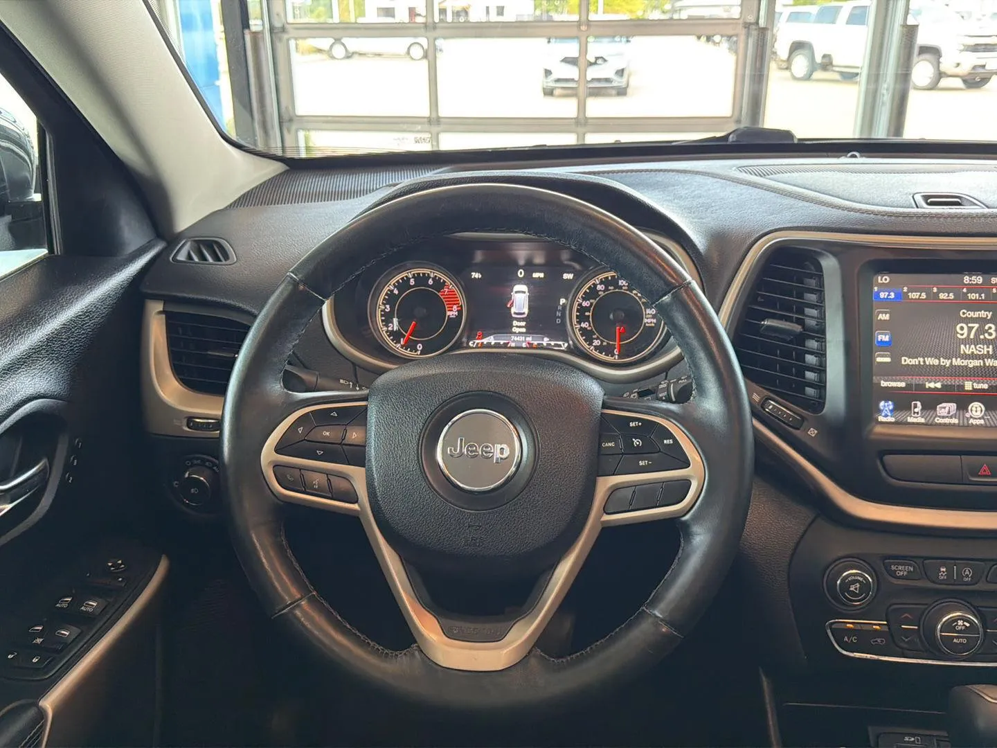 Jeep Cherokee photo 30