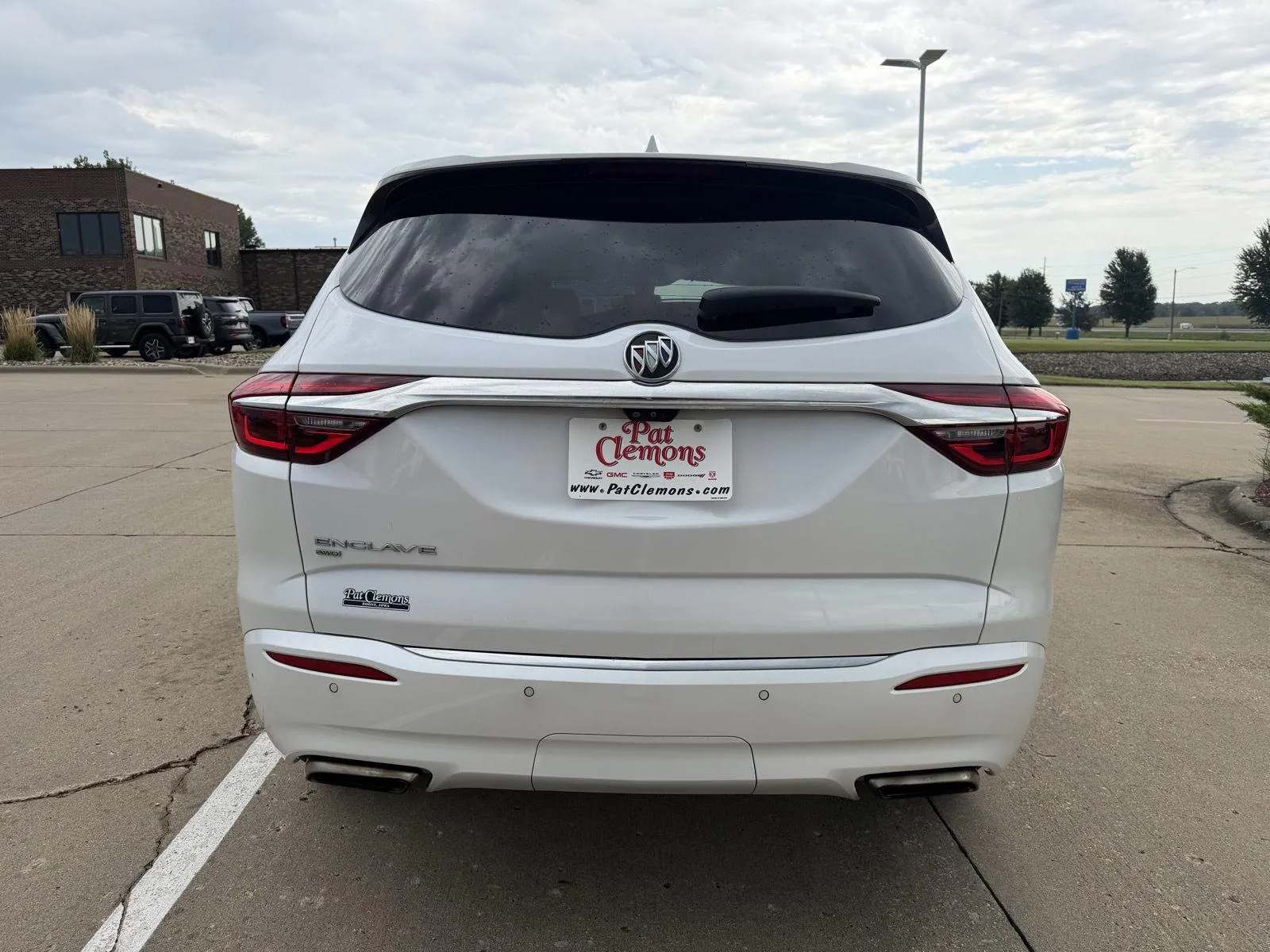 Buick Enclave photo 4