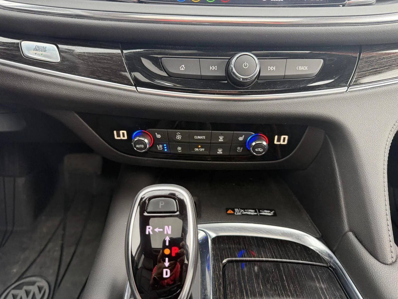 Buick Enclave photo 24
