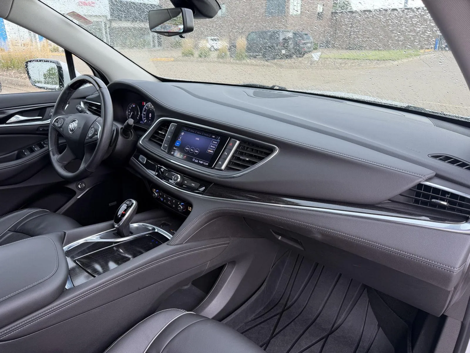 Buick Enclave photo 14