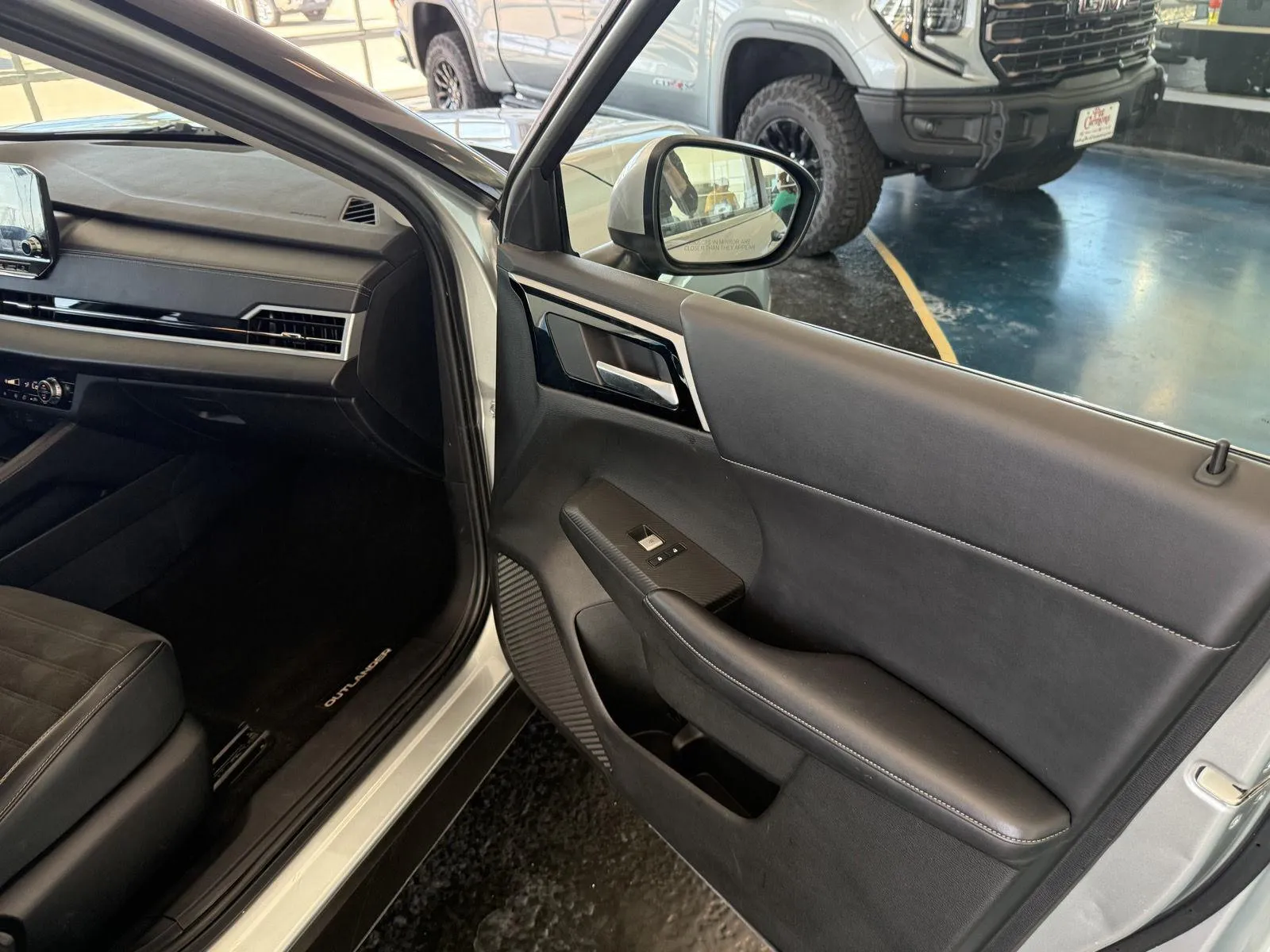 Mitsubishi Outlander photo 14
