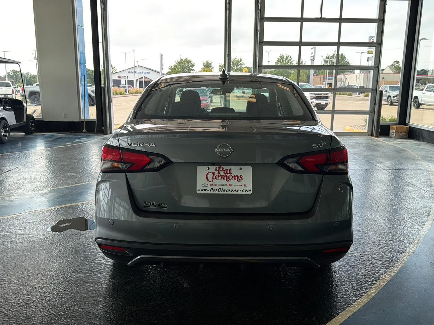 Nissan Versa photo 4