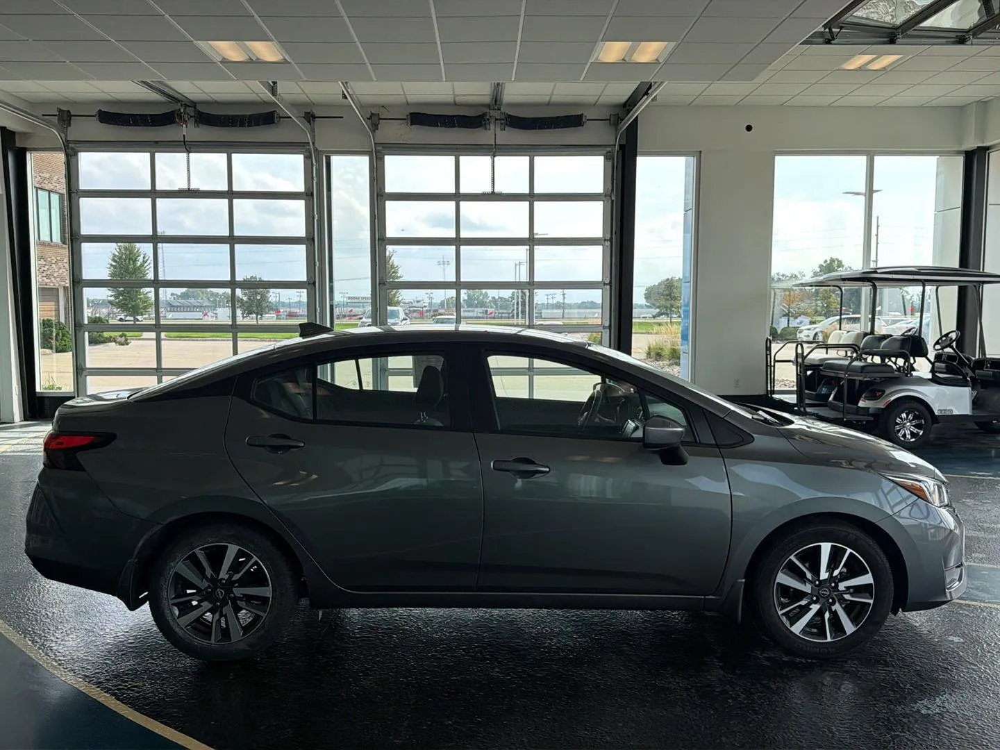 Nissan Versa photo 6