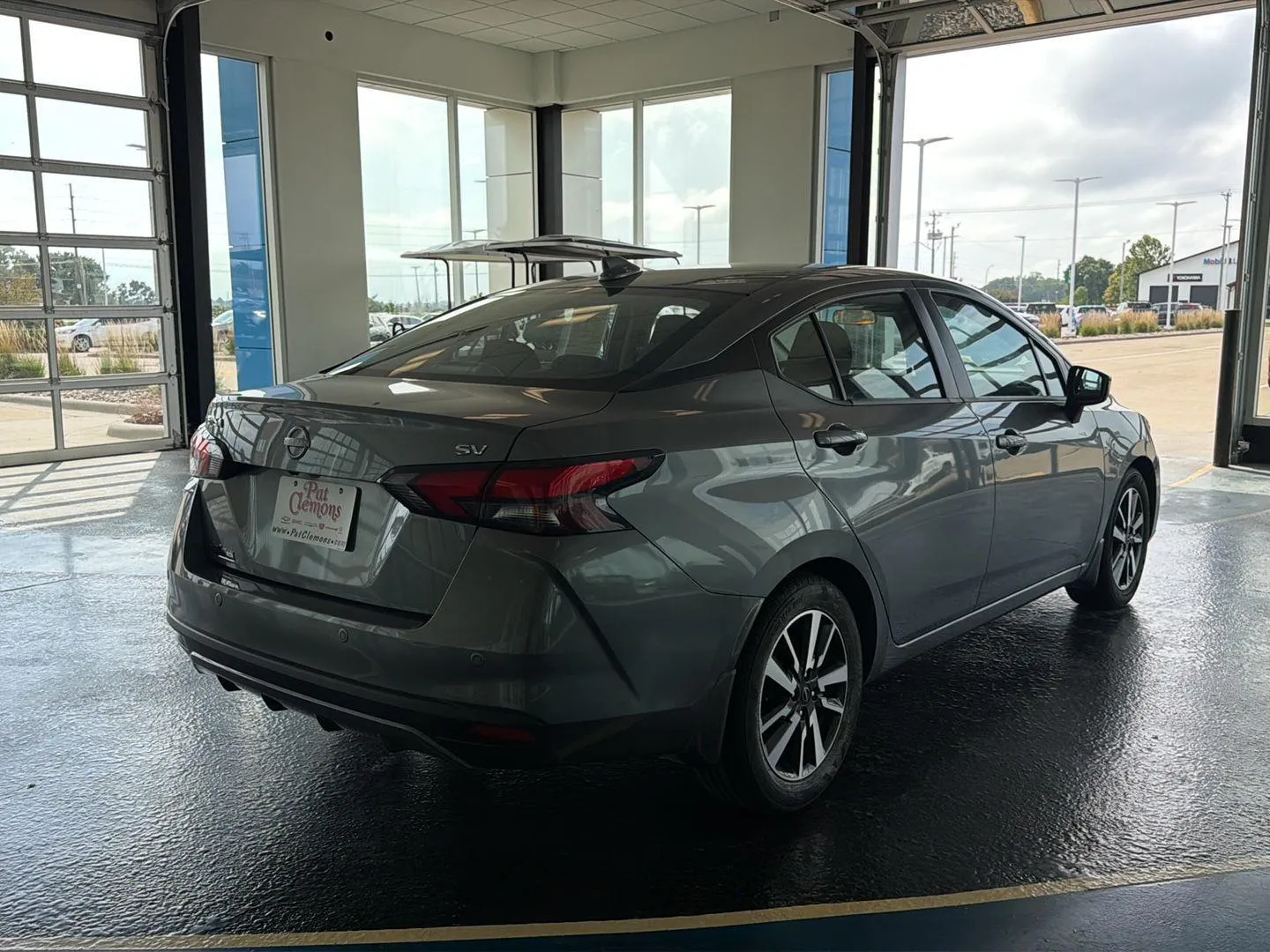 Nissan Versa photo 7