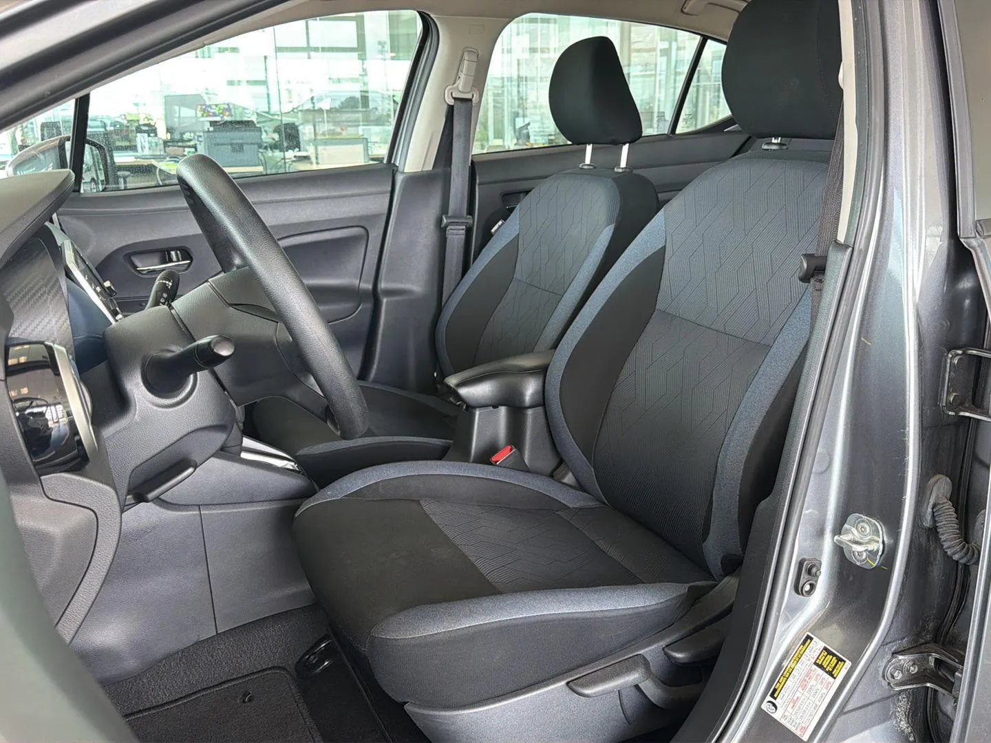 Nissan Versa photo 9