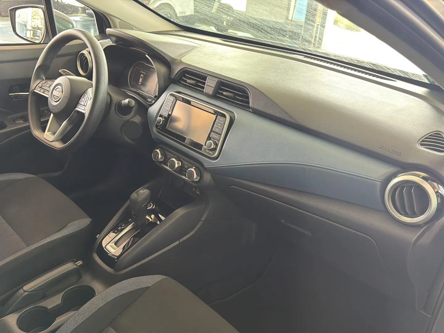 Nissan Versa photo 12