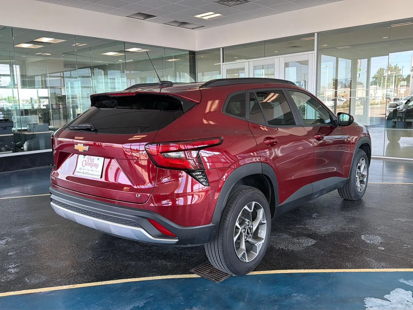 2025 Chevrolet Trax LT photo 5