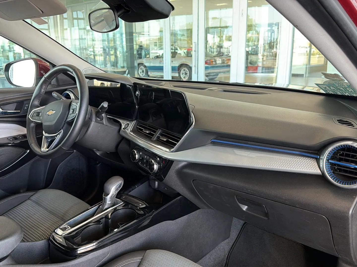 2025 Chevrolet Trax LT photo 15