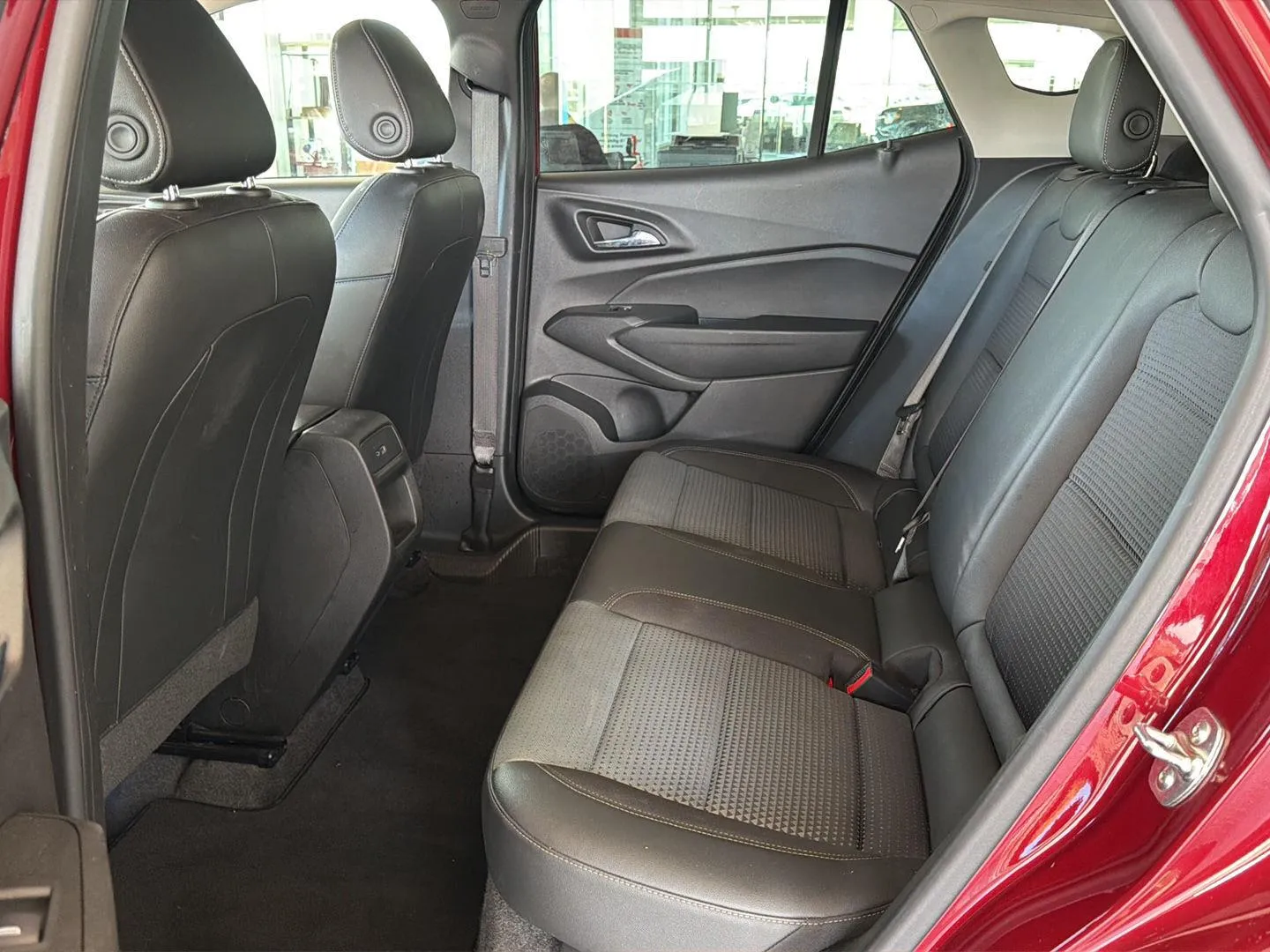 2025 Chevrolet Trax LT photo 11