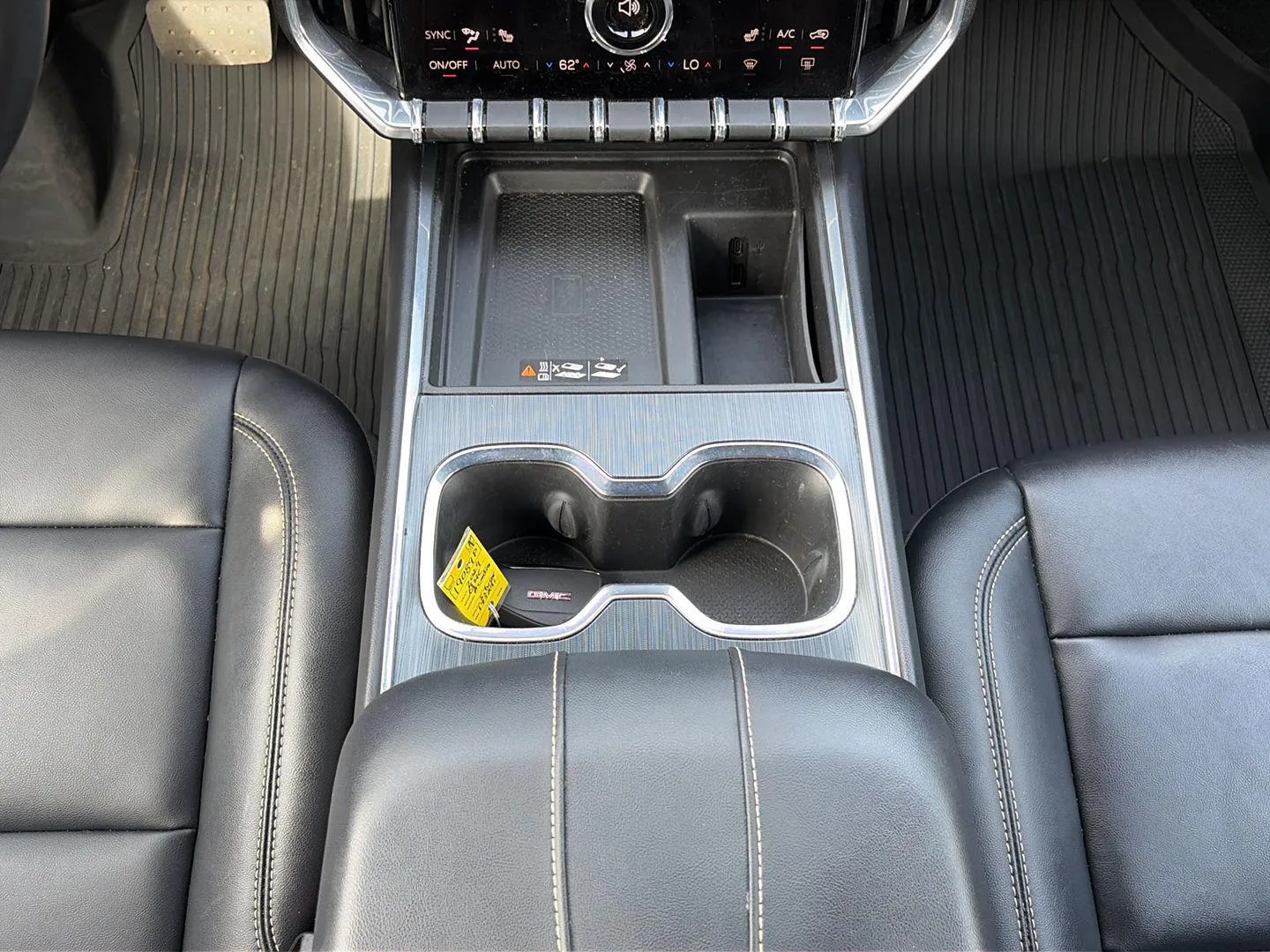 GMC Acadia photo 11
