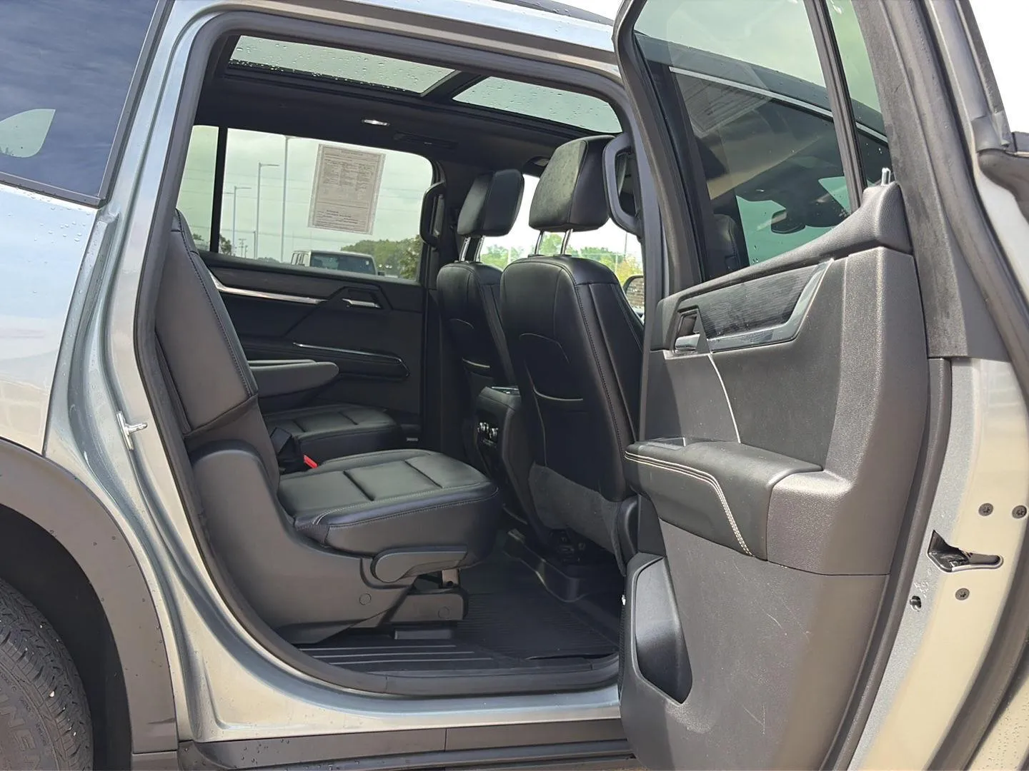 GMC Acadia photo 23
