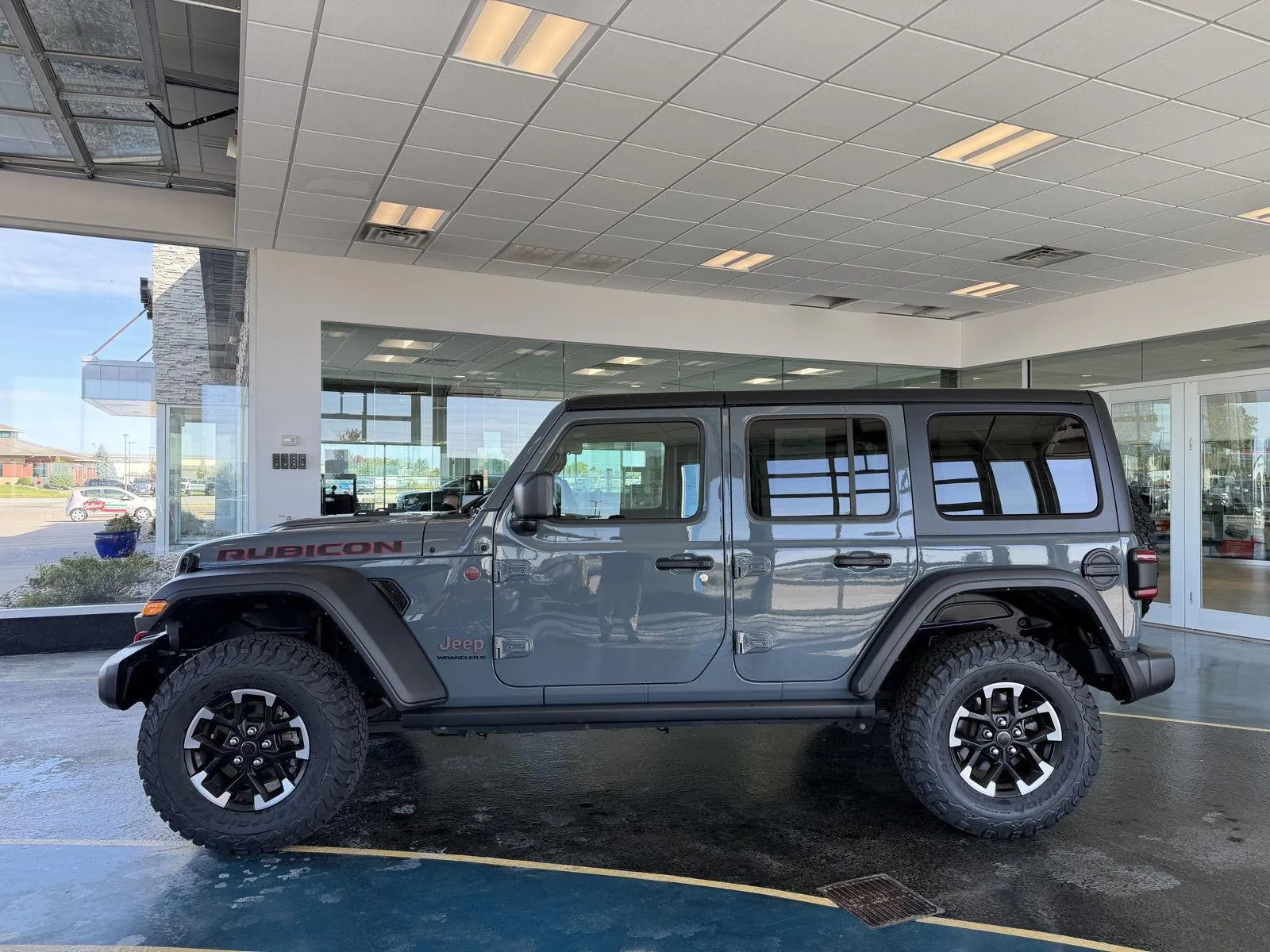 2025 Jeep Wrangler Rubicon photo 2