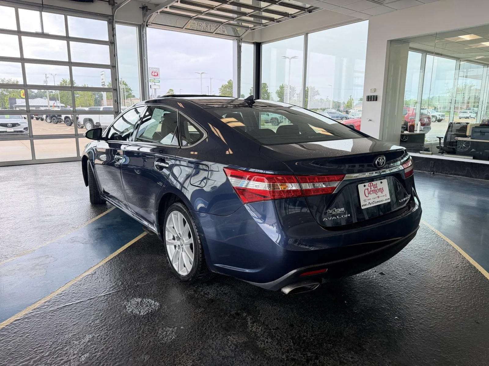 Toyota Avalon photo 3