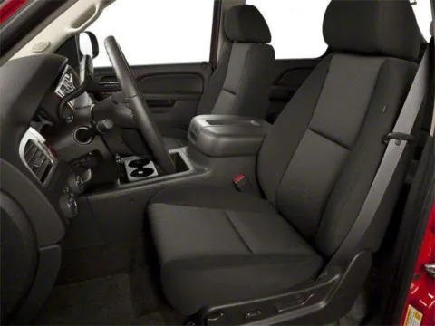 More photos of 2013 Chevrolet Avalanche LTZ at Pat Clemons Inc., IA