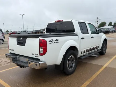 Photos of 2017 Nissan Frontier SV V6 for sale in Boone, IA at Pat Clemons Inc.