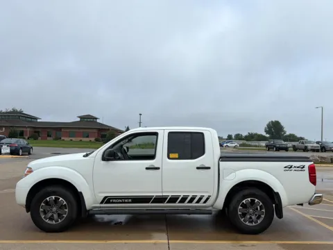 More photos of 2017 Nissan Frontier SV V6 at Pat Clemons Inc., IA