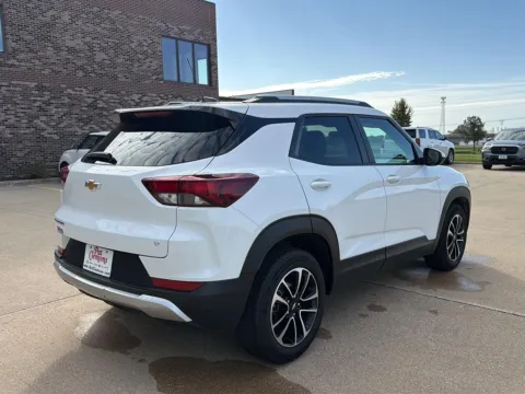 More photos of 2025 Chevrolet Trailblazer LT at Pat Clemons Inc., IA