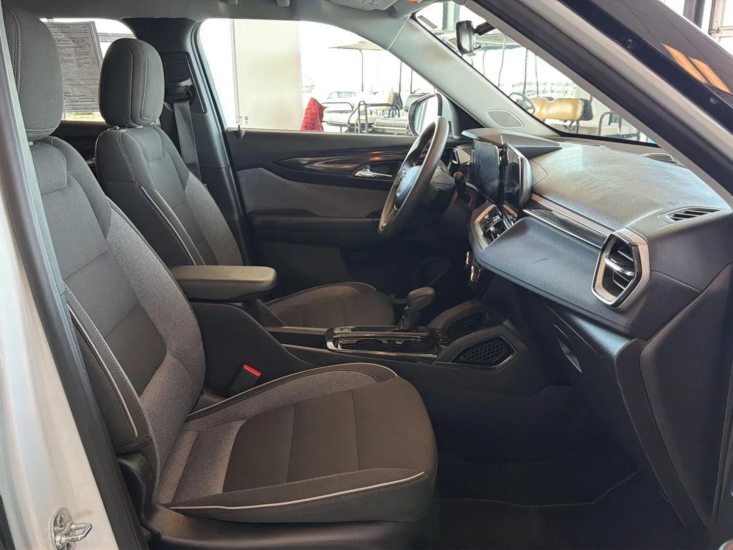 2025 Chevrolet Trailblazer LT photo 10