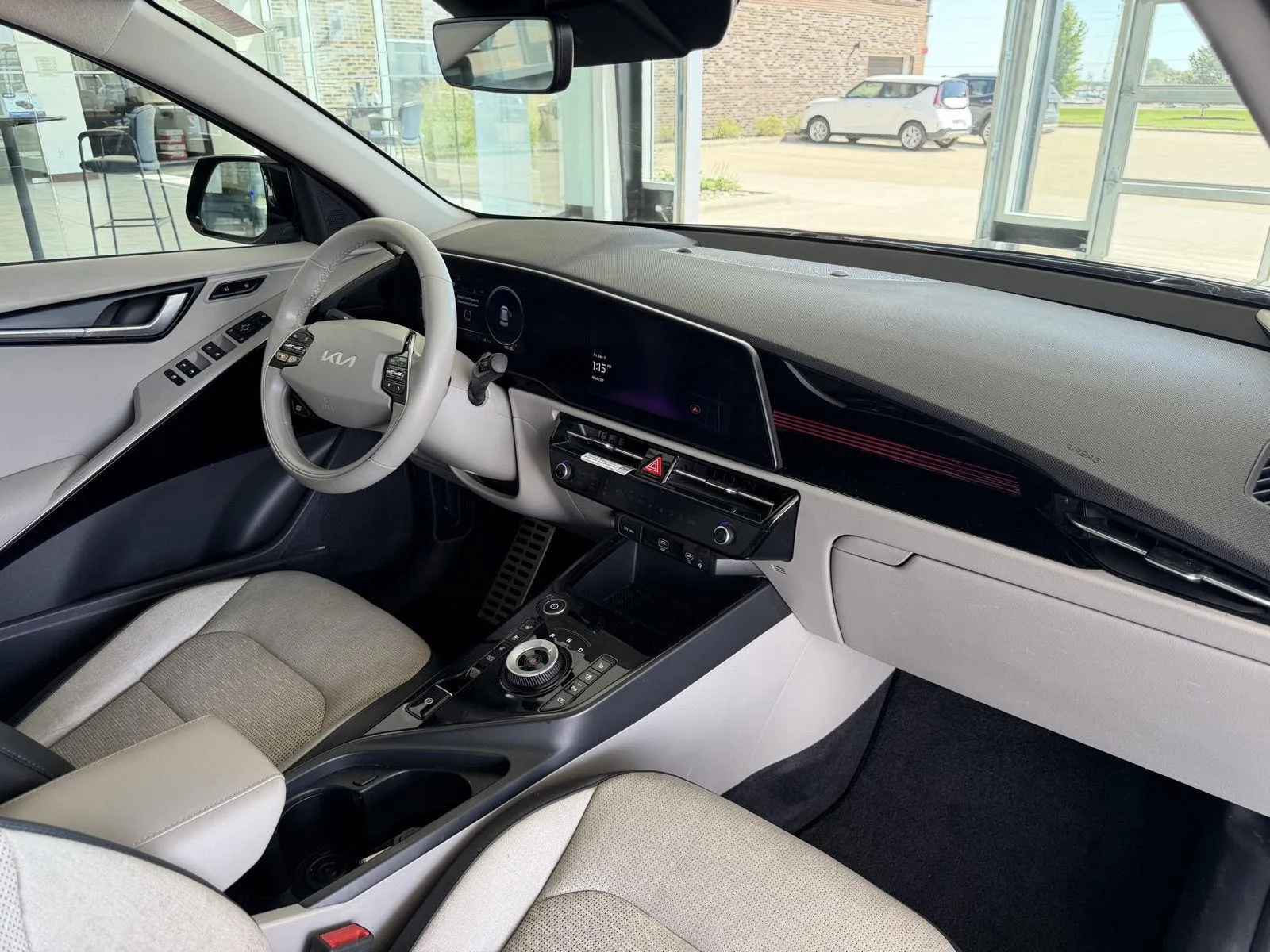 Kia Niro photo 15