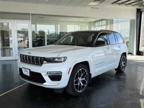 White 2024 Jeep Grand Cherokee Summit Reserve for sale in Boone, IA