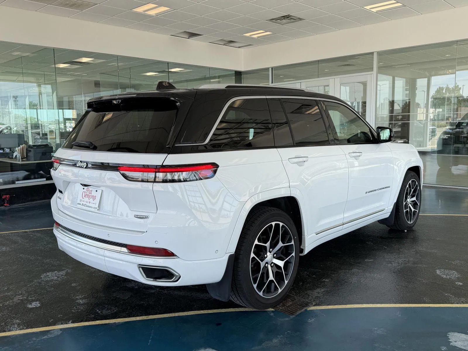Jeep Grand Cherokee photo 6
