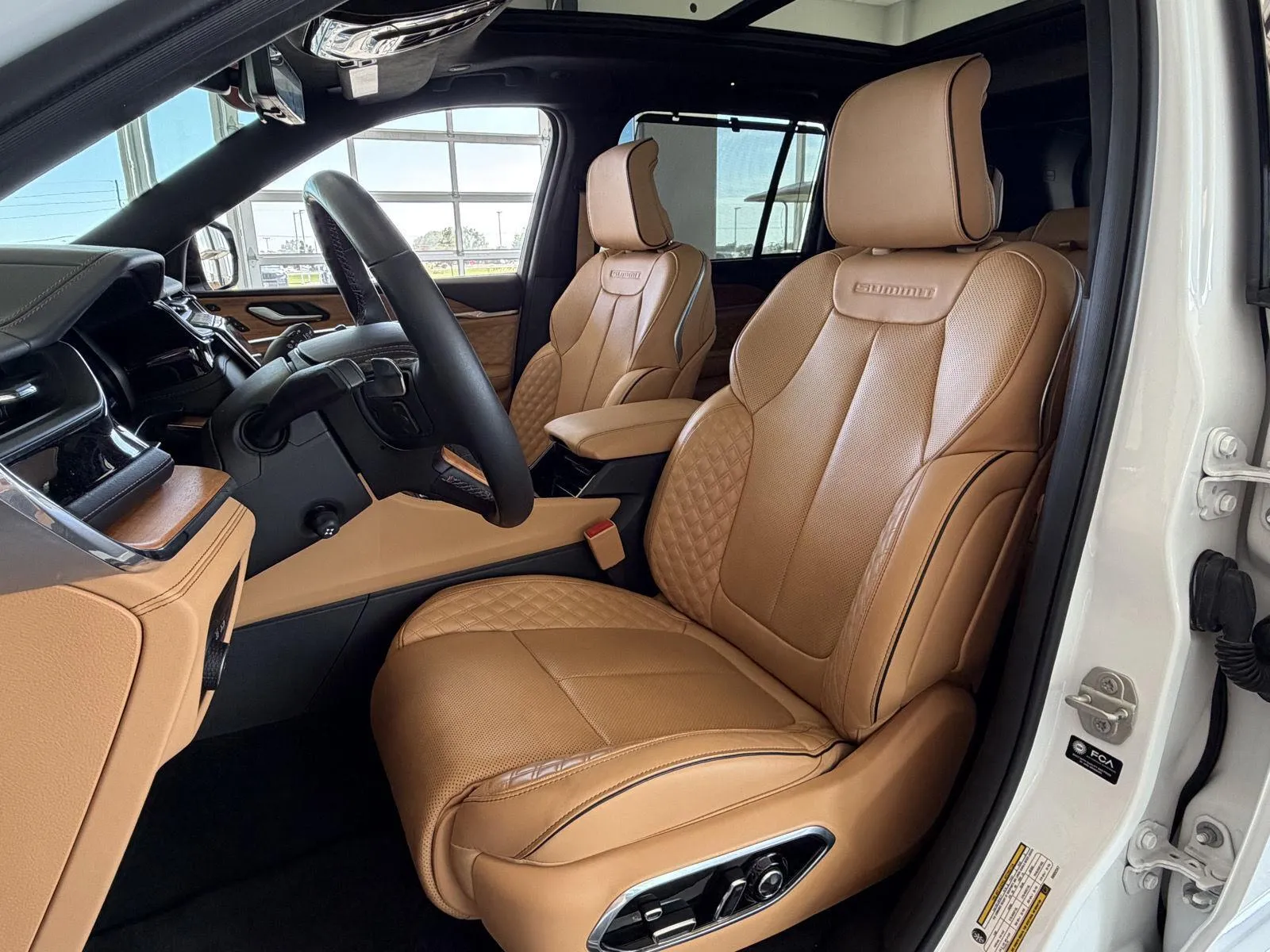 Jeep Grand Cherokee photo 9