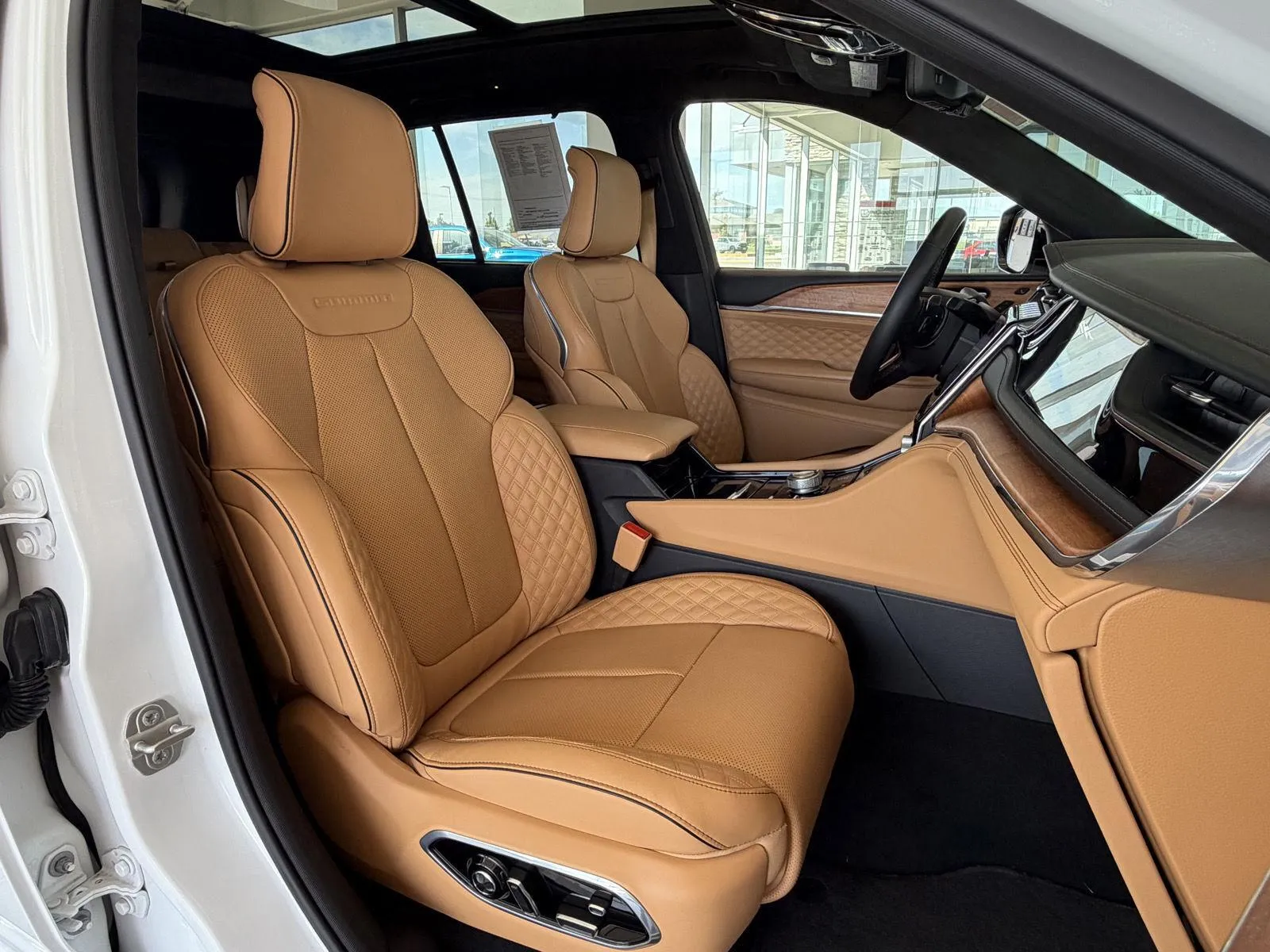 Jeep Grand Cherokee photo 10